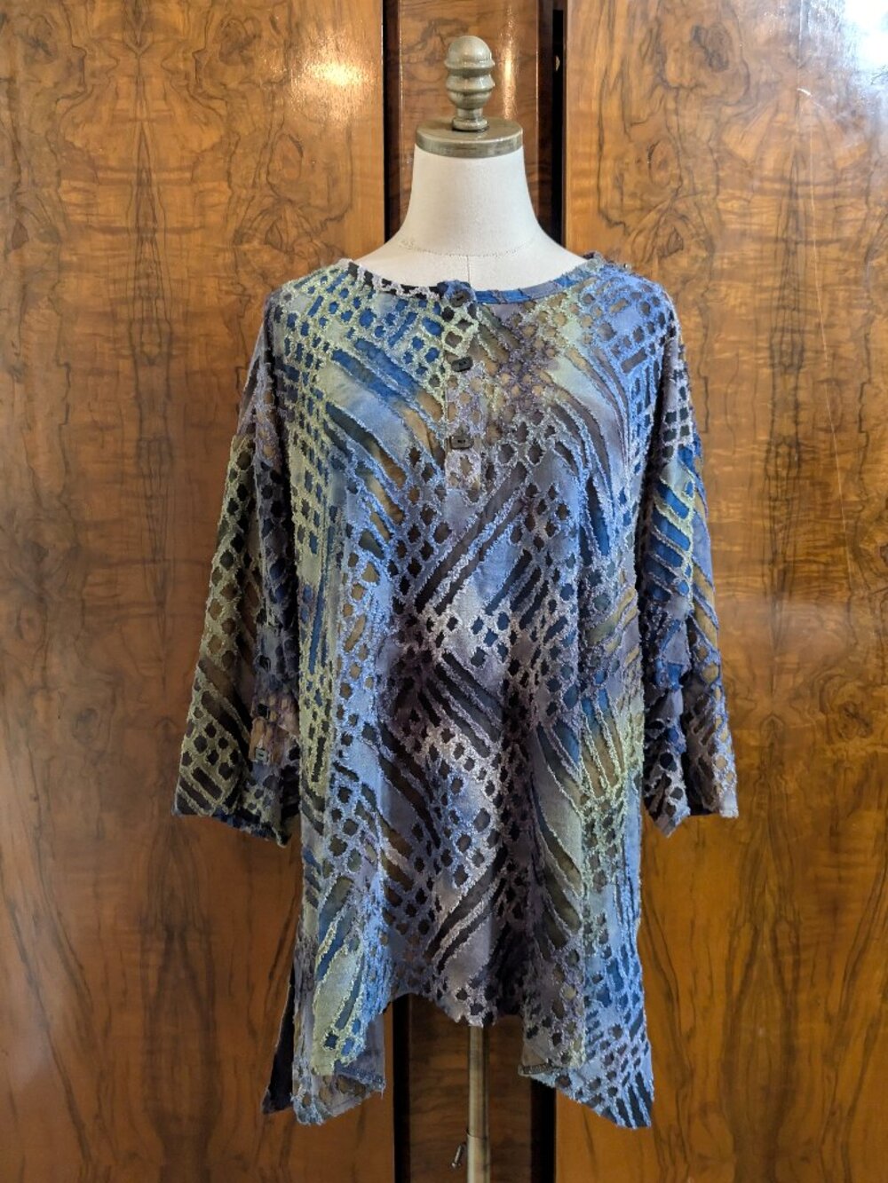 Calessa Blue Green Textured Art to Wear Tunic Top Size XL Pleated Button Sleeve